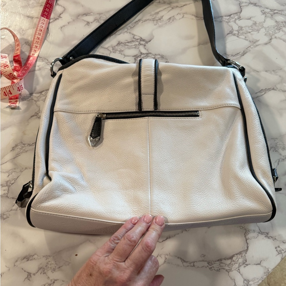 Perlina Black and White Shoulder Bag Modern Design - Picture 12 of 15
